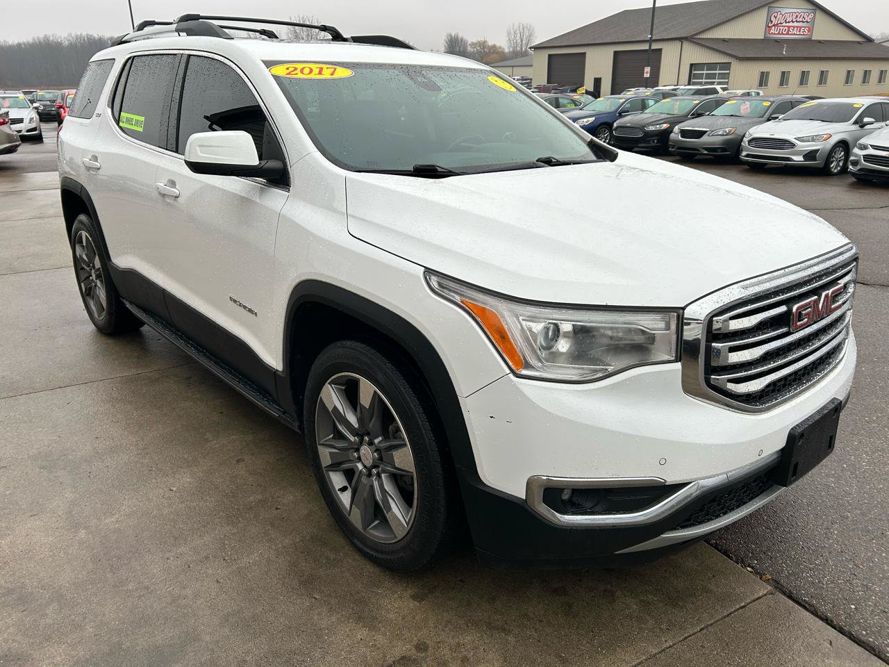 Used 2017 GMC Acadia SLT AWD/4WD image 3