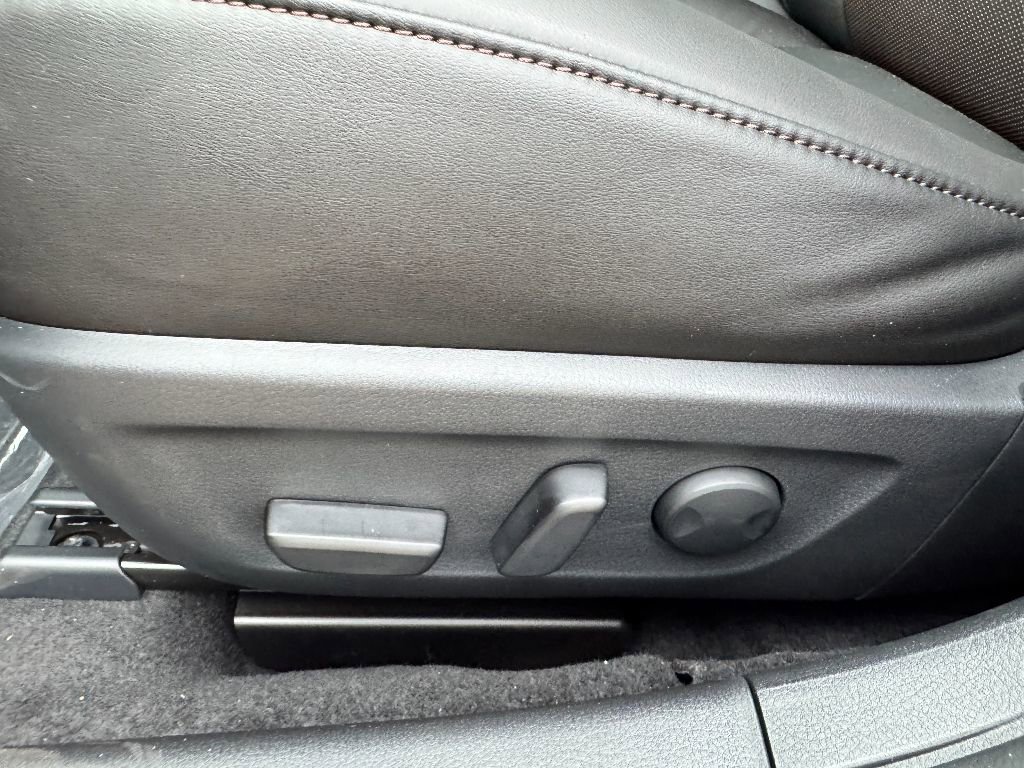 New 2026 MAZDA MAZDA3 Hatchback w/Premium Plus Pkg image 14