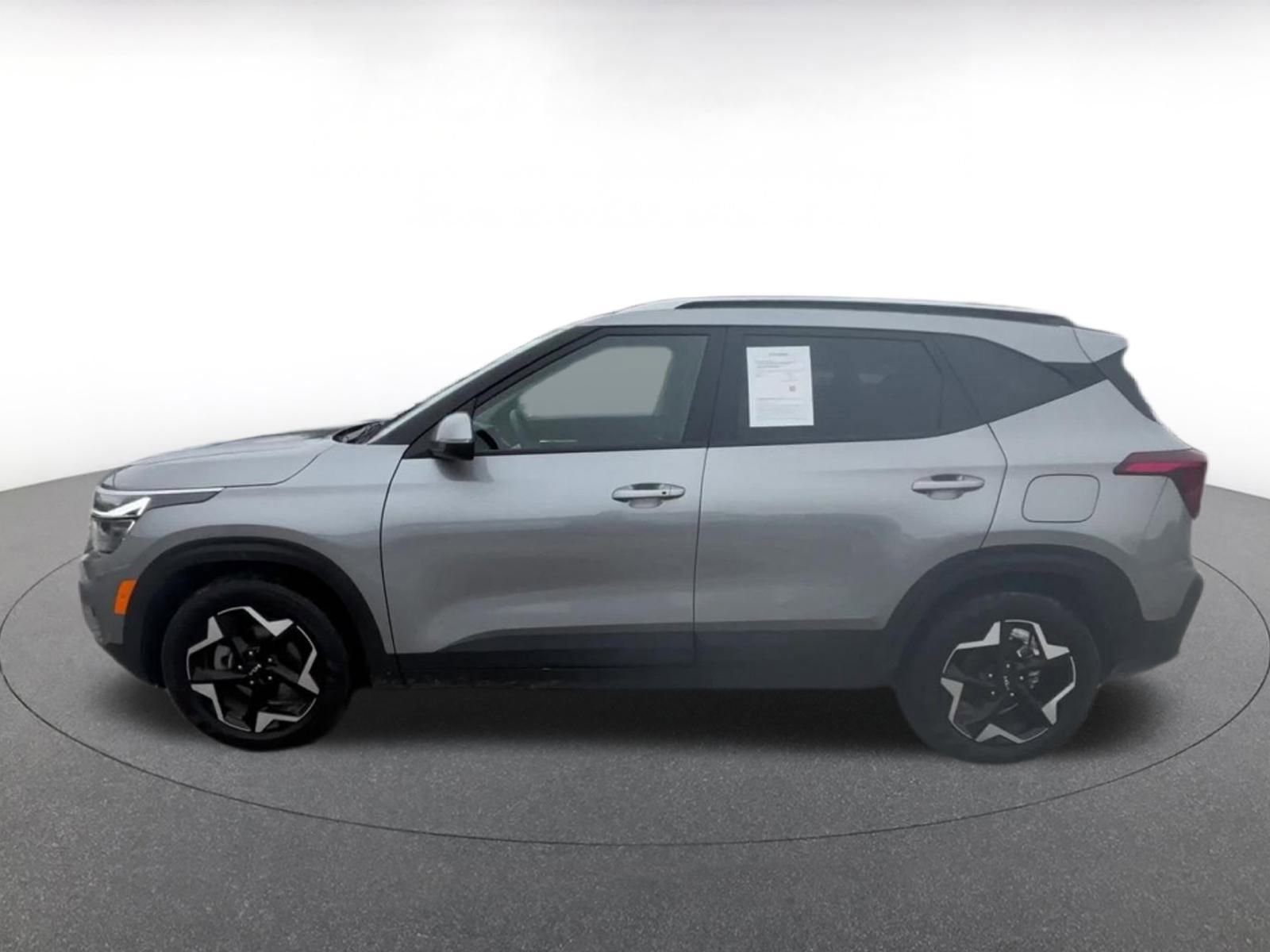 Used 2025 Kia Seltos S image 9