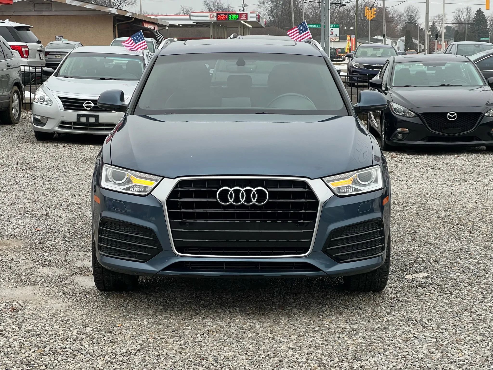 Used 2018 Audi Q3 2.0T Premium w/ Convenience Package image 2