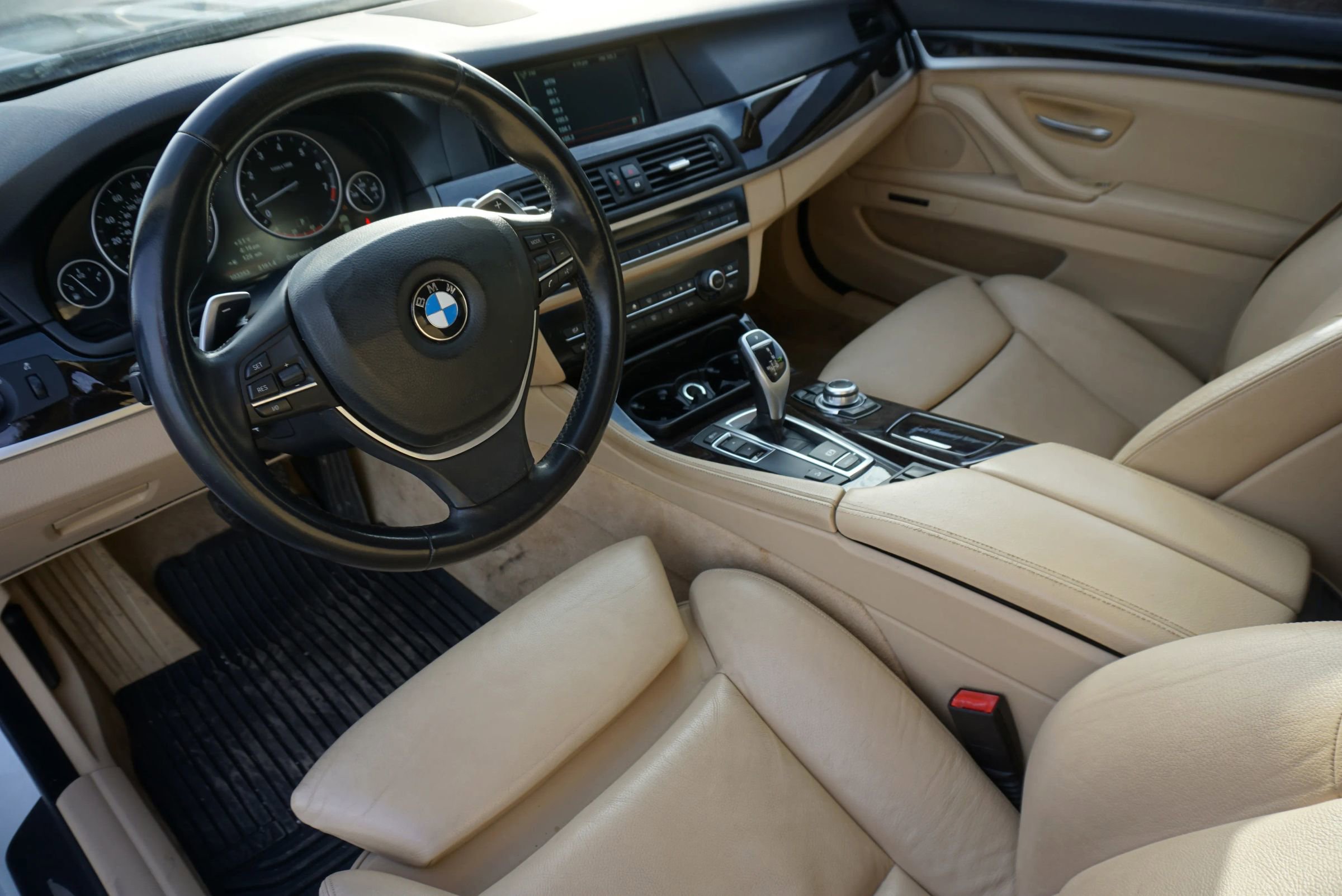 Used 2011 BMW 535i xDrive Sedan image 23