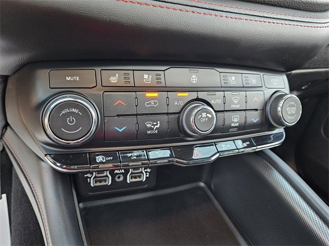 Used 2024 Dodge Durango GT image 19