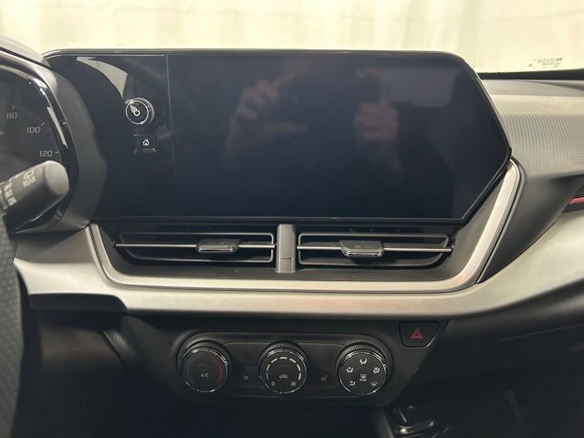 Used 2024 Chevrolet Trax RS image 19