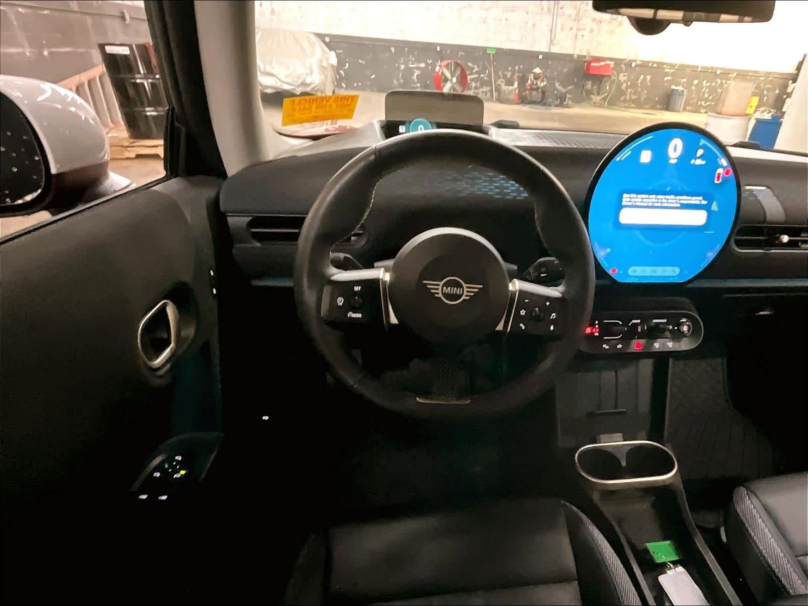 Used 2025 MINI Cooper 2-Door Hardtop image 7