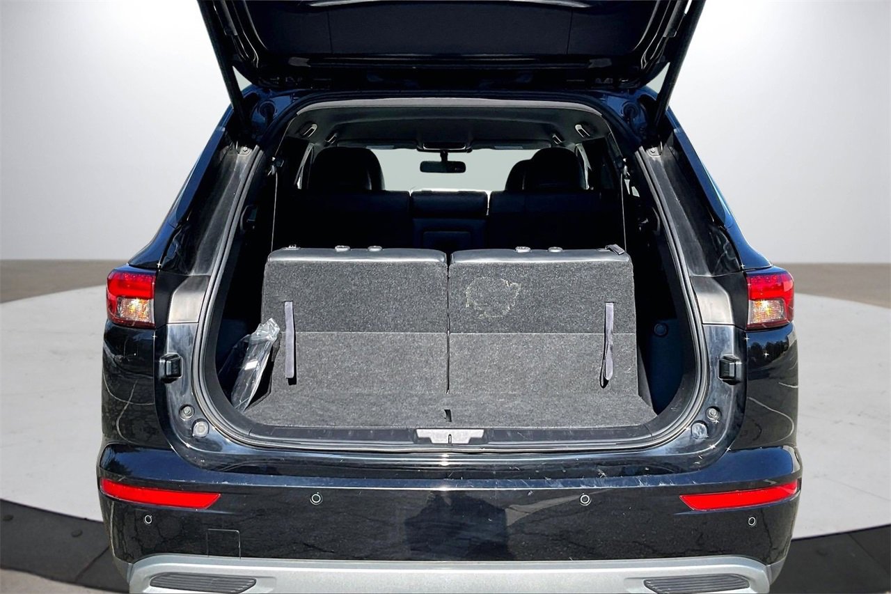 Used 2024 Mitsubishi Outlander SE image 26