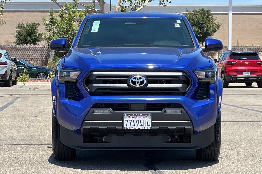 Certified 2025 Toyota Tacoma SR5 AWD/4WD image 11