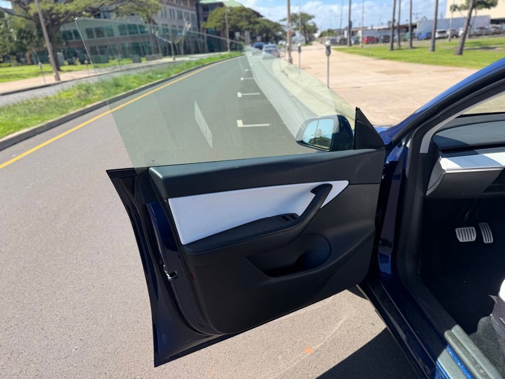 Used 2022 Tesla Model Y Performance image 8