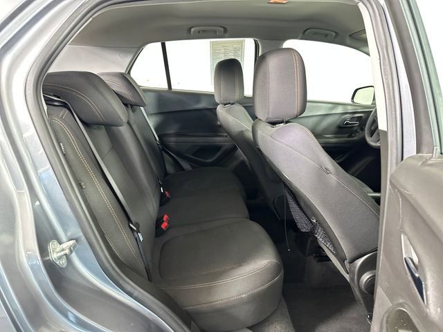 Used 2020 Chevrolet Trax LS image 27