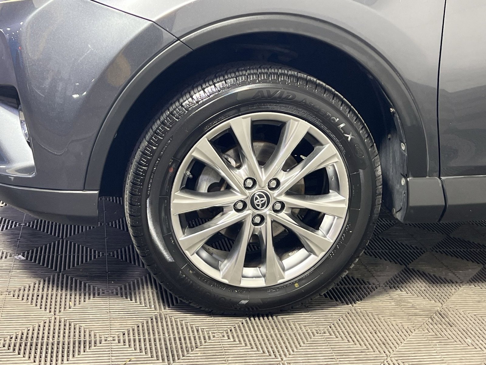 Used 2016 Toyota RAV4 Limited image 8