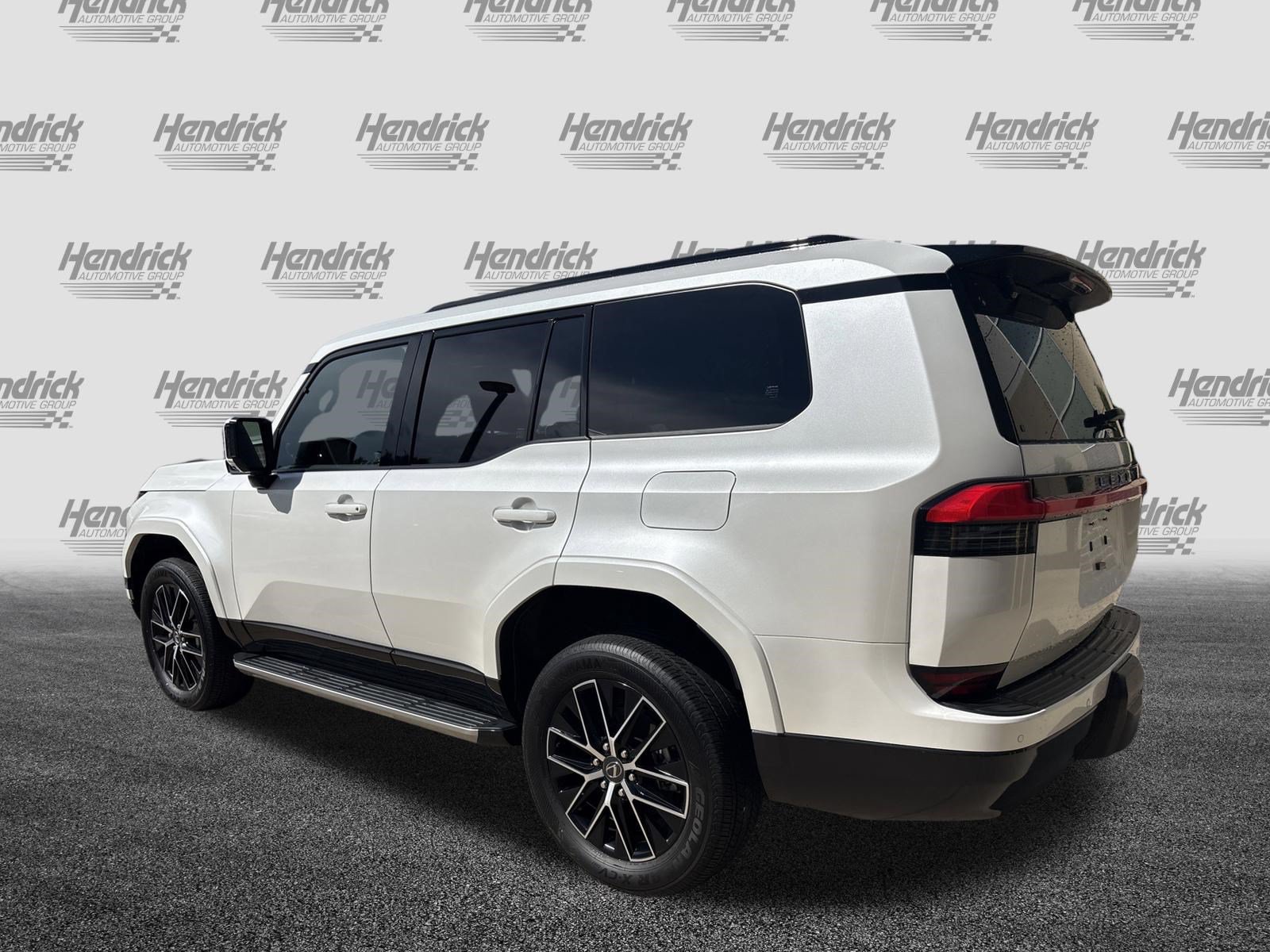 Used 2025 Lexus GX 550 w/ Cold Area Package AWD/4WD image 8