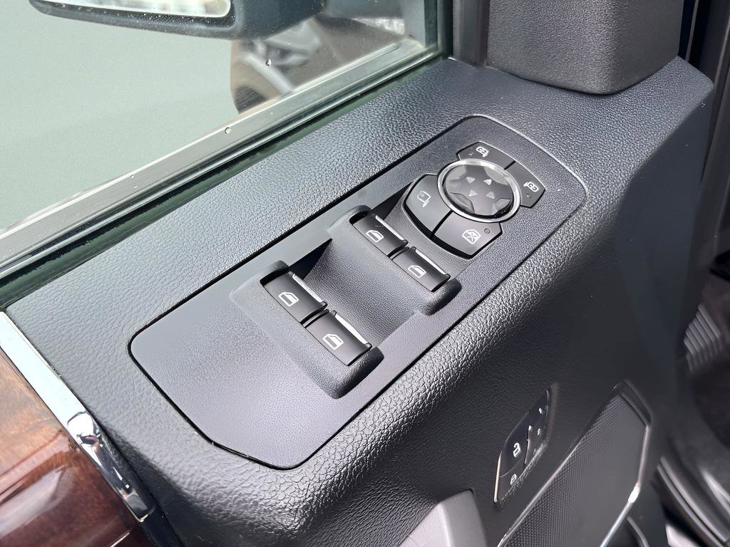 Used 2016 Ford F150 Platinum w/ Equipment Group 701A Luxury image 12
