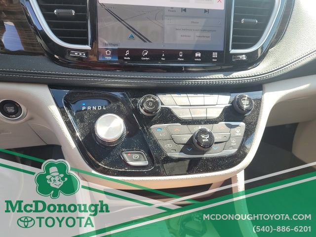 Used 2023 Chrysler Pacifica Limited w/ Trailer Tow Group image 17