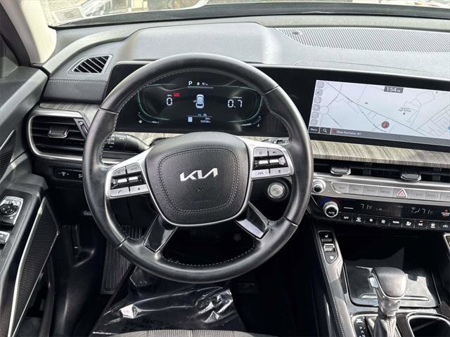 Used 2023 Kia Telluride EX w/ EX Captain's Chair Package image 14