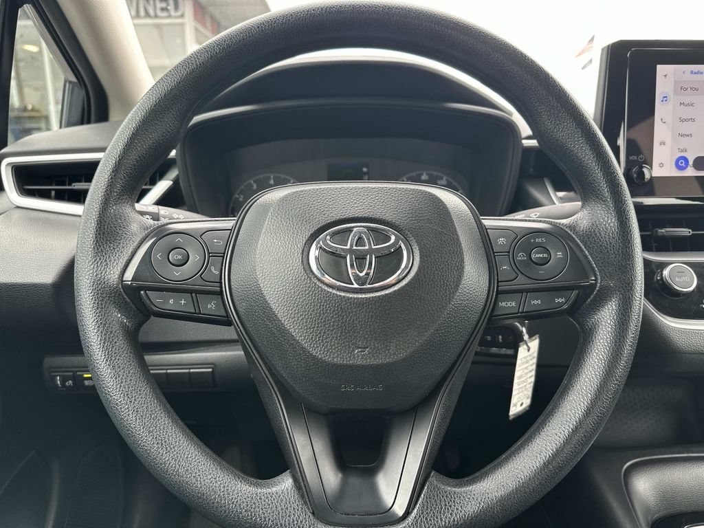Used 2025 Toyota Corolla LE FWD image 20