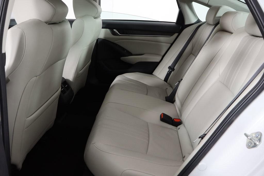 Used 2018 Honda Accord Touring image 15