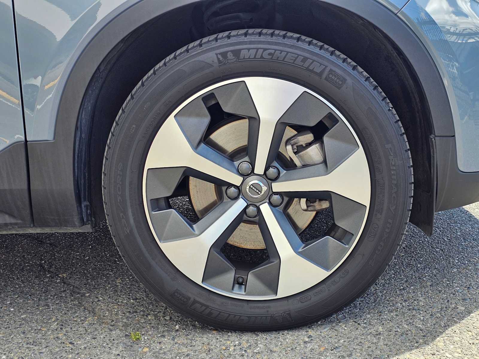 Certified 2023 Volvo XC40 B5 Plus w/ Protection Package Premier AWD/4WD image 9