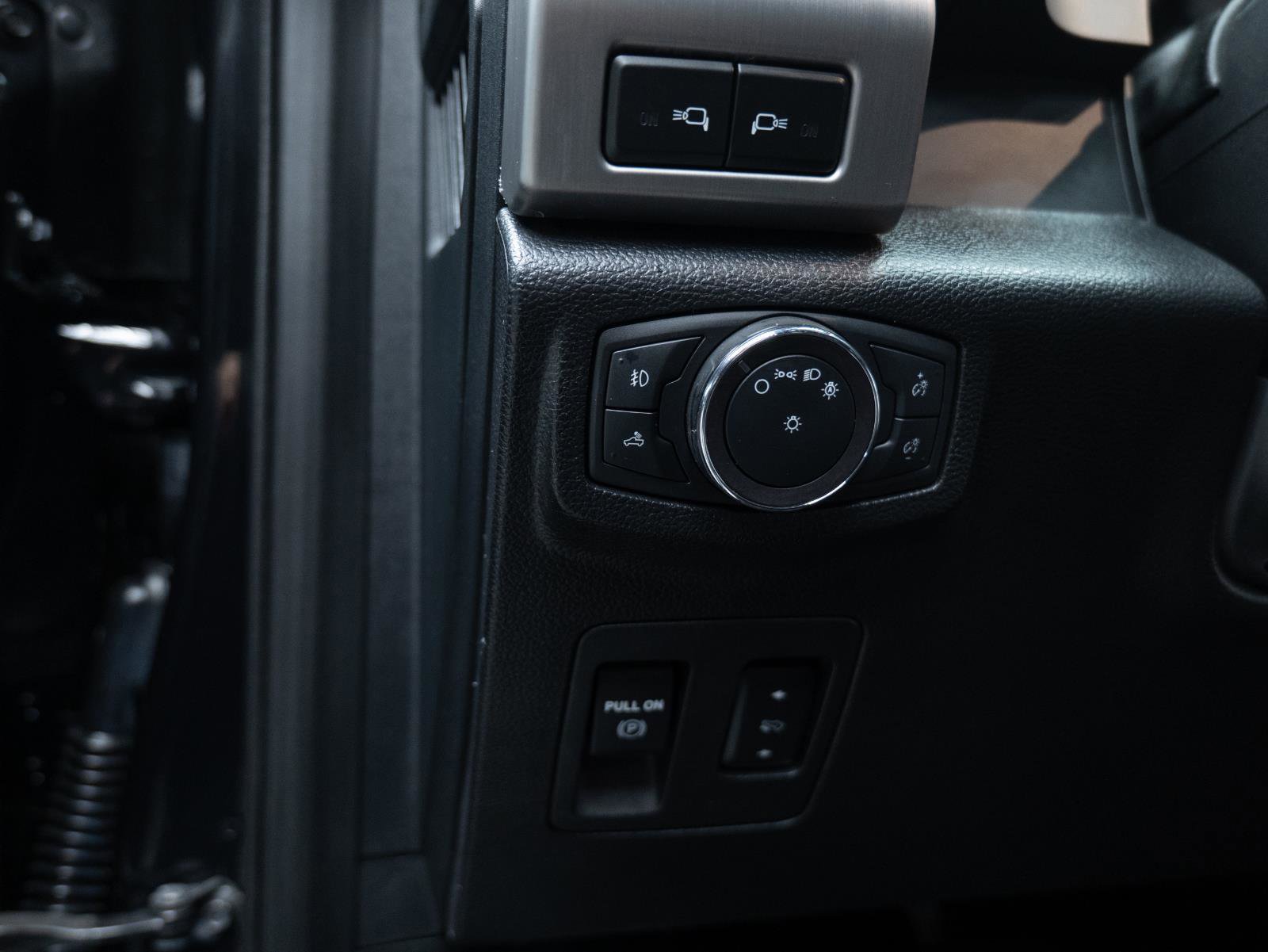 Used 2019 Ford F150 Platinum w/ Technology Package image 47