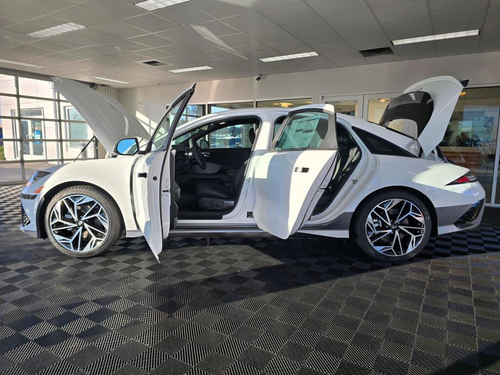 New 2025 Hyundai Ioniq 6 SEL image 16