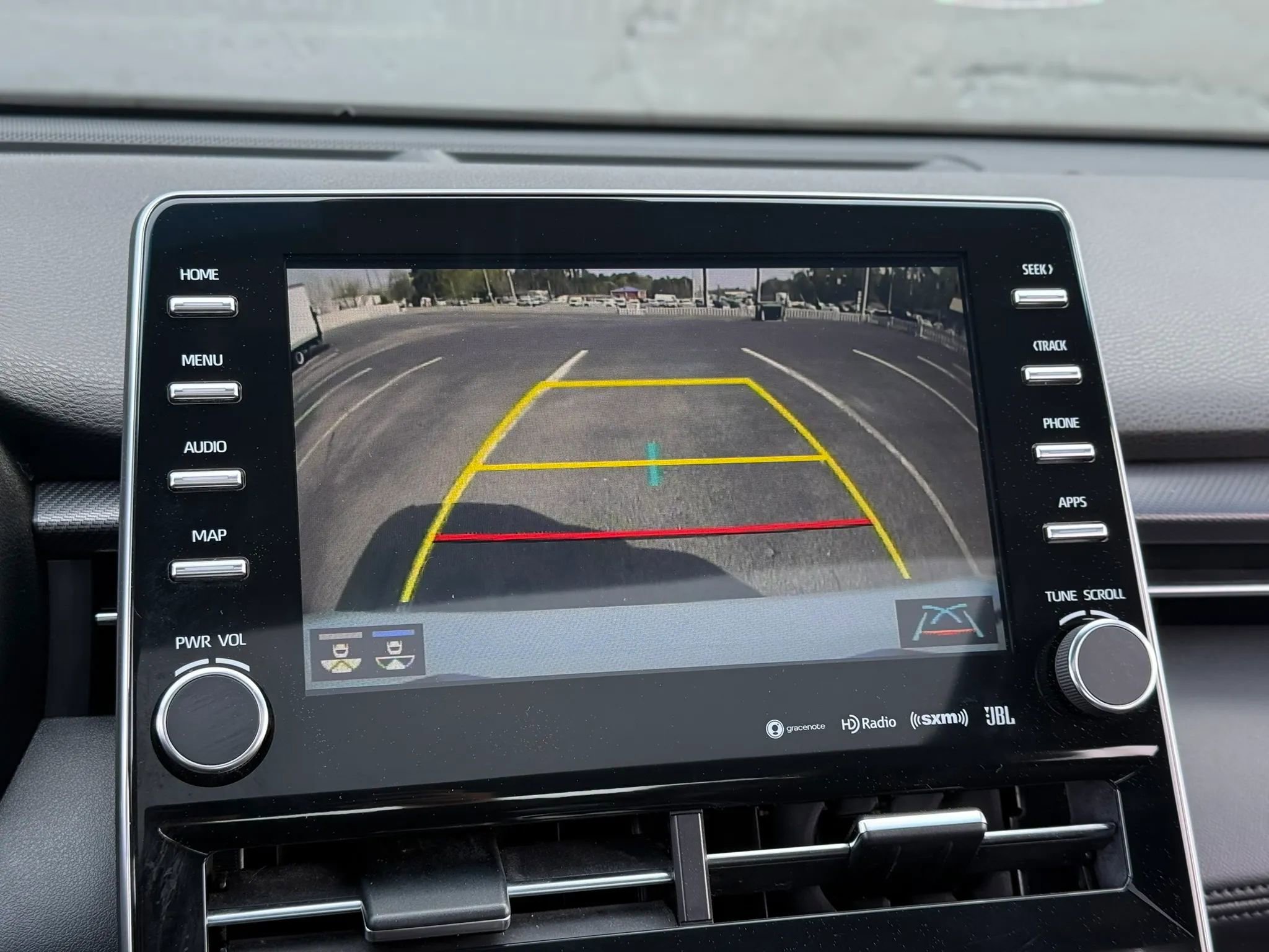 Used 2019 Toyota Avalon XSE image 22