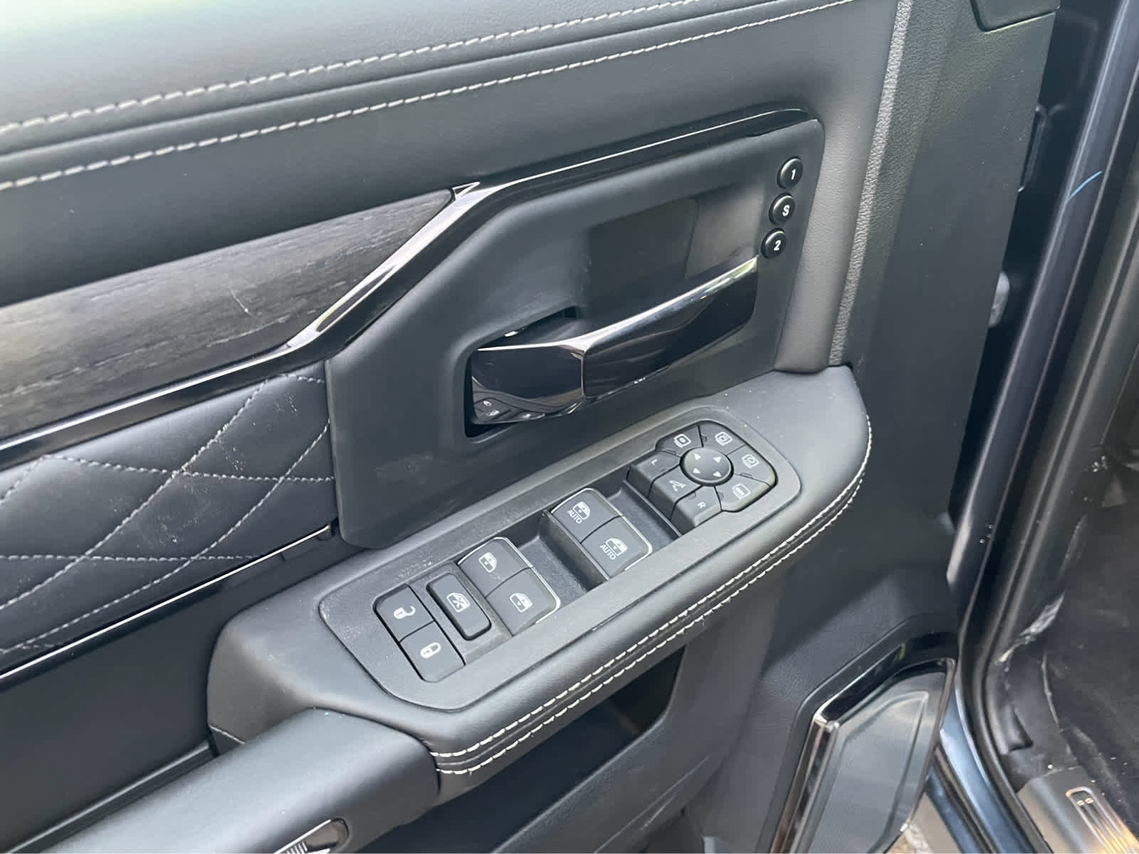 New 2026 RAM 2500 Limited image 32
