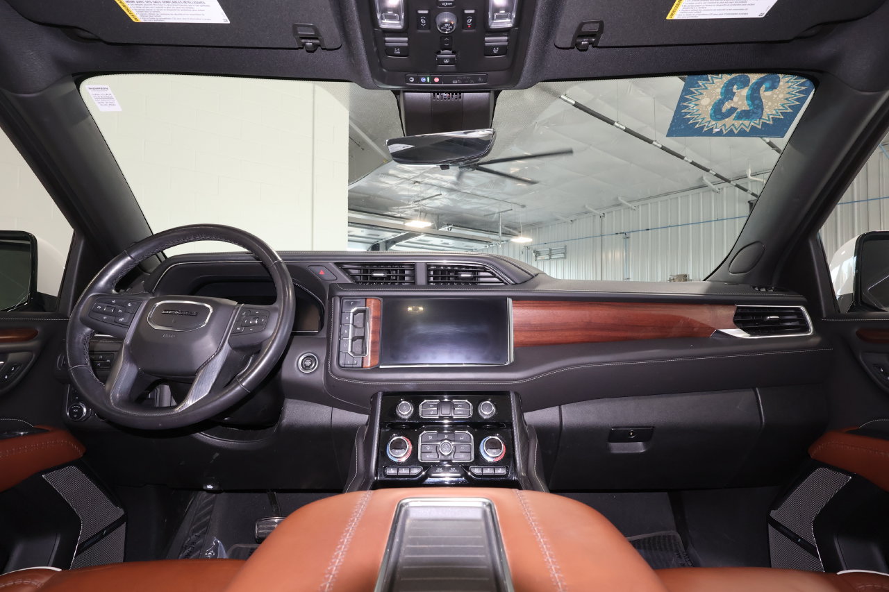 Used 2023 GMC Yukon XL Denali Ultimate AWD/4WD image 34