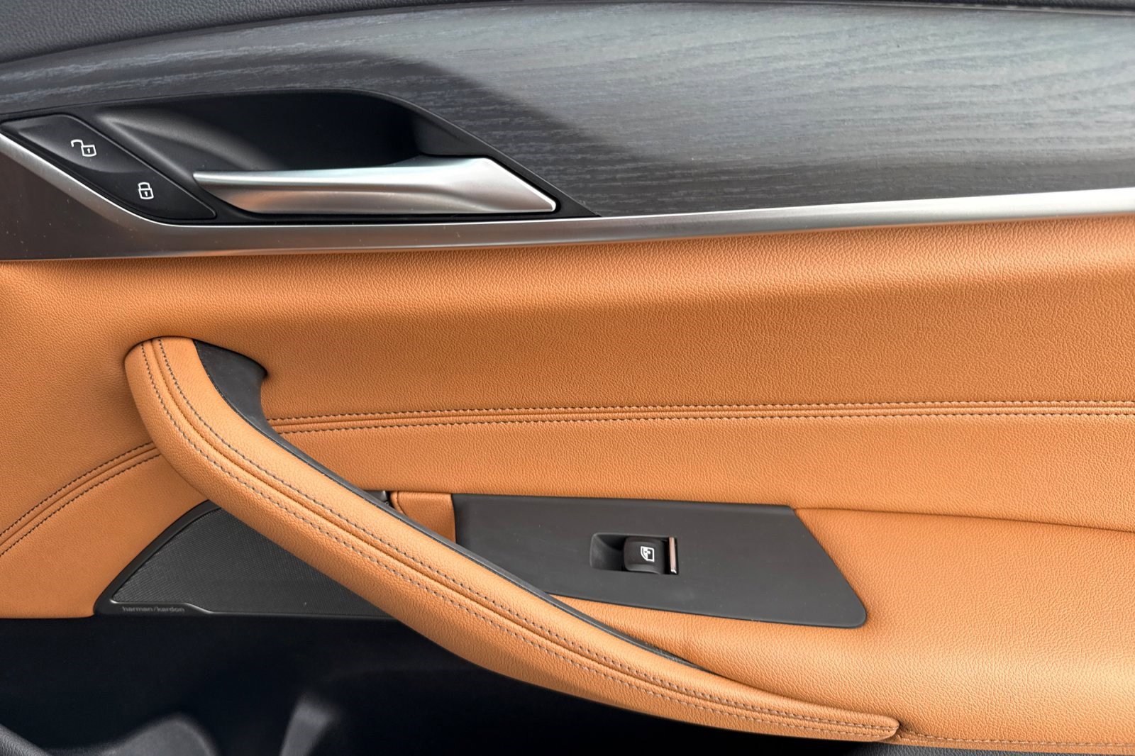 Certified 2023 BMW 540i w/ Premium Package image 21