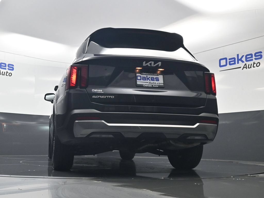 Certified 2025 Kia Sorento S w/ Panoramic Sunroof Package FWD image 46