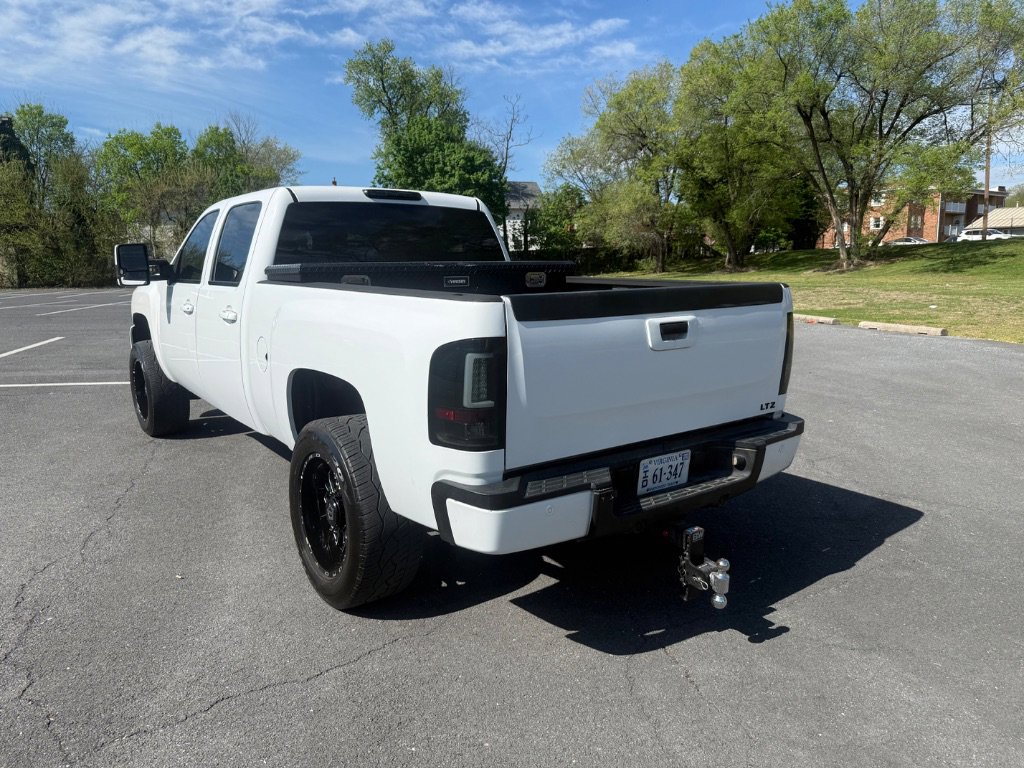 Used 2010 Chevrolet Silverado 2500 LTZ w/ Convenience Package AWD/4WD image 6