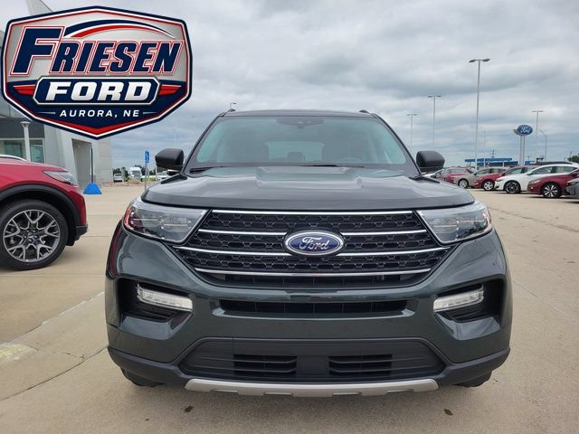 Used 2023 Ford Explorer XLT w/ Equipment Group 202A AWD/4WD image 2