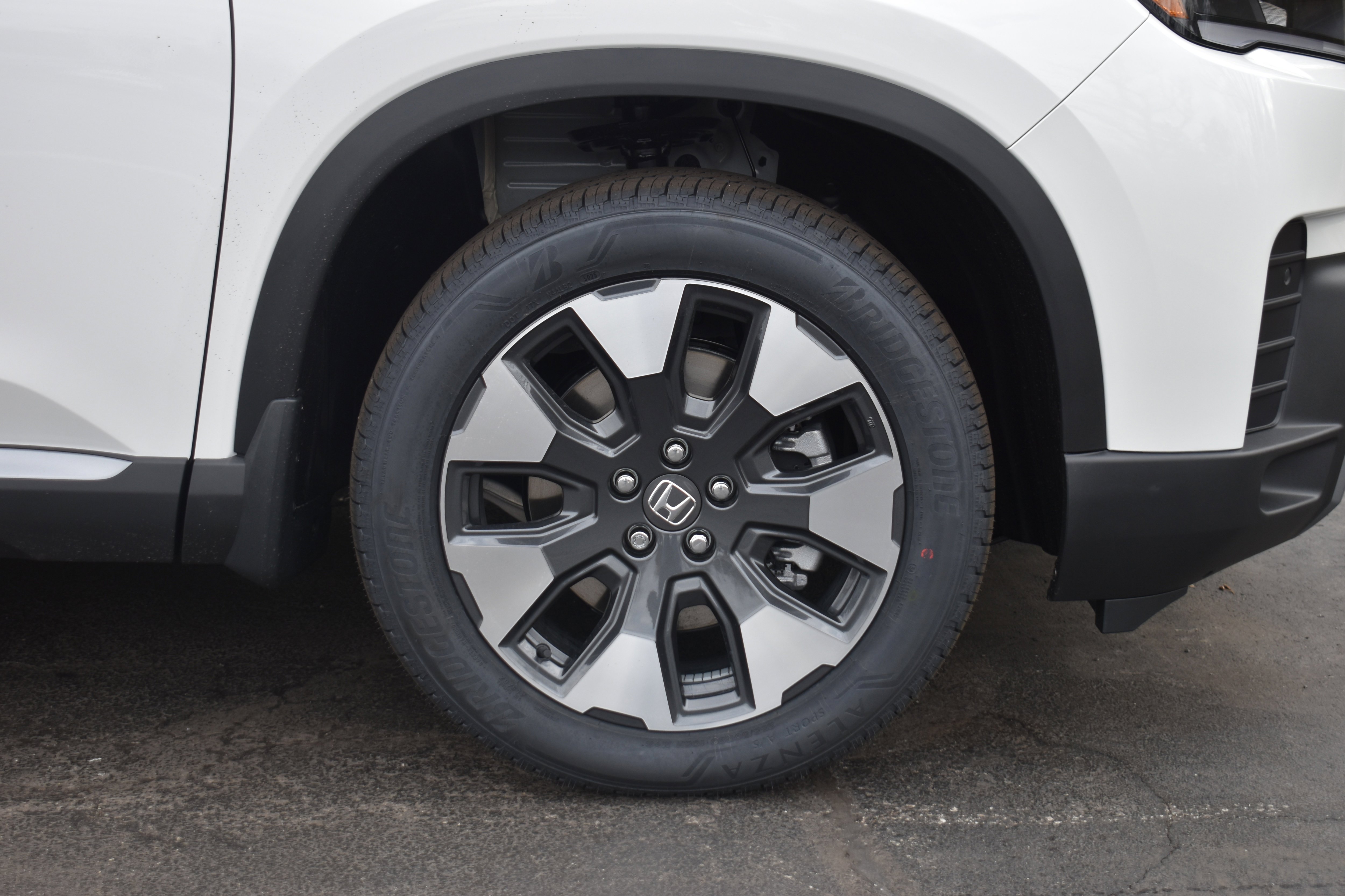 New 2026 Honda Pilot Touring image 10