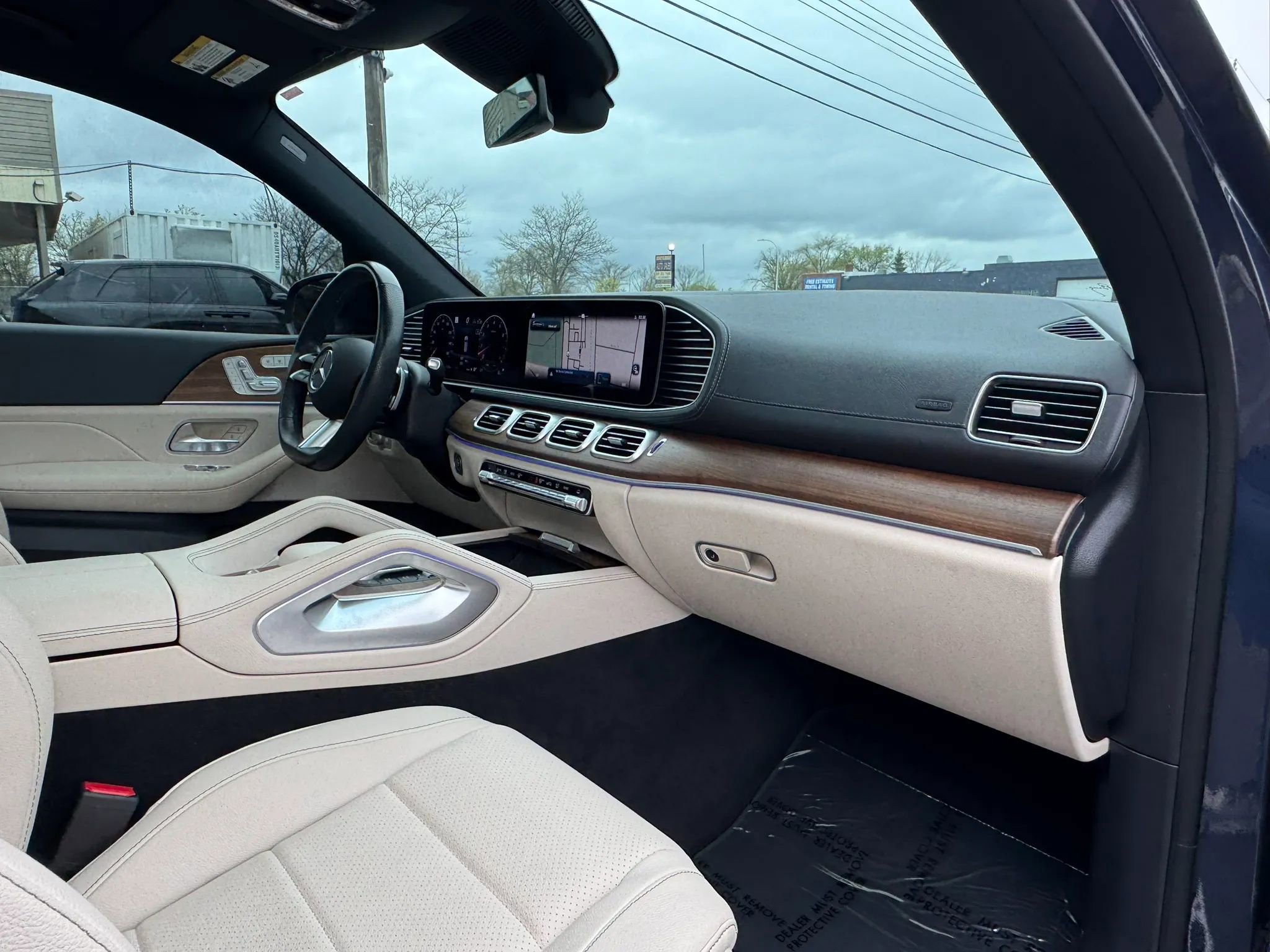 Used 2025 Mercedes-Benz GLS 450 4MATIC w/ AMG Line Exterior image 46