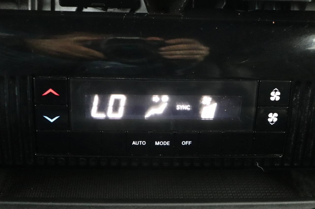 Used 2024 Jeep Wagoneer Series II w/ Flexible Seating Group AWD/4WD image 23