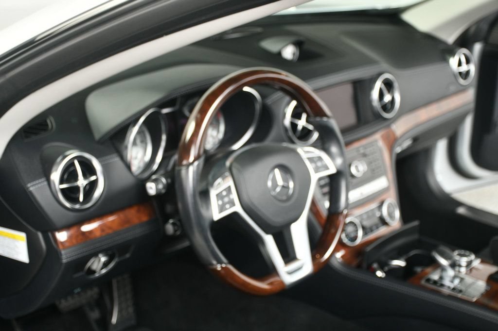 Used 2014 Mercedes-Benz SL 550 image 34