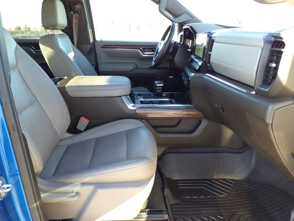 Used 2024 Chevrolet Silverado 1500 LT Trail Boss w/ Convenience Package II image 18