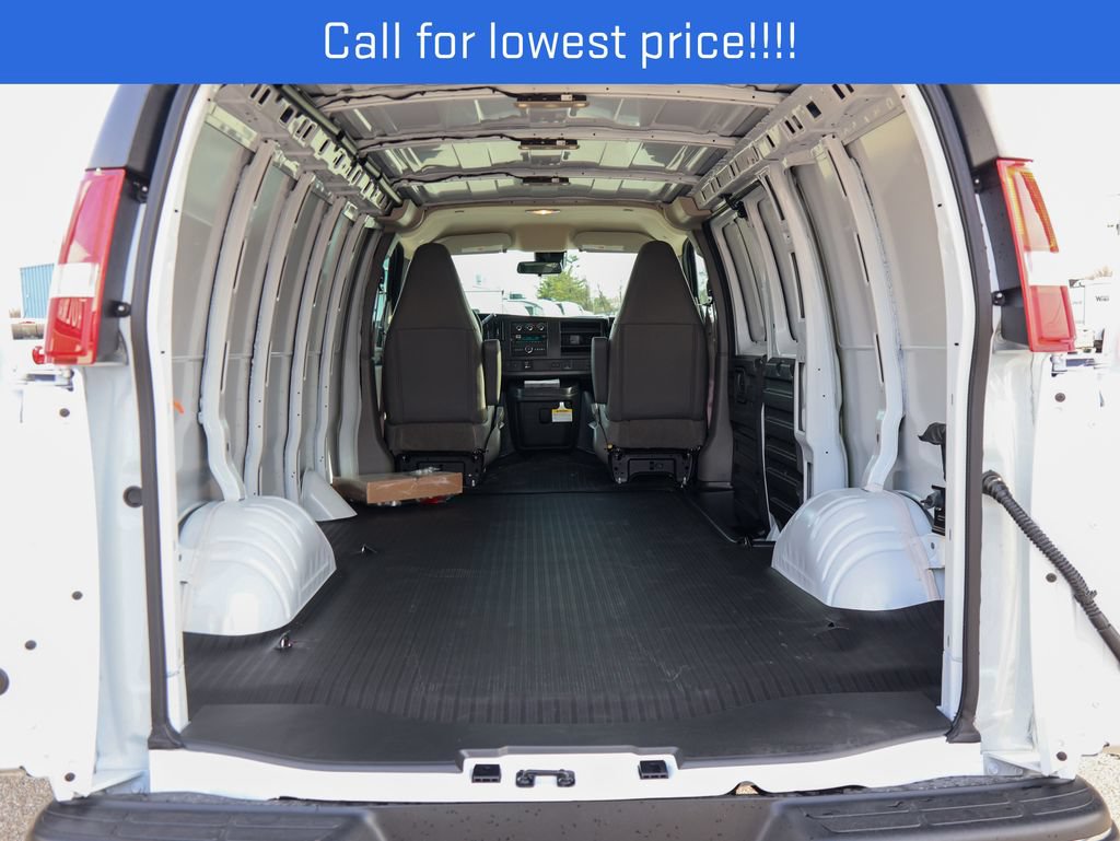 New 2026 GMC Savana 2500 w/ Driver Convenience Package RWD image 5