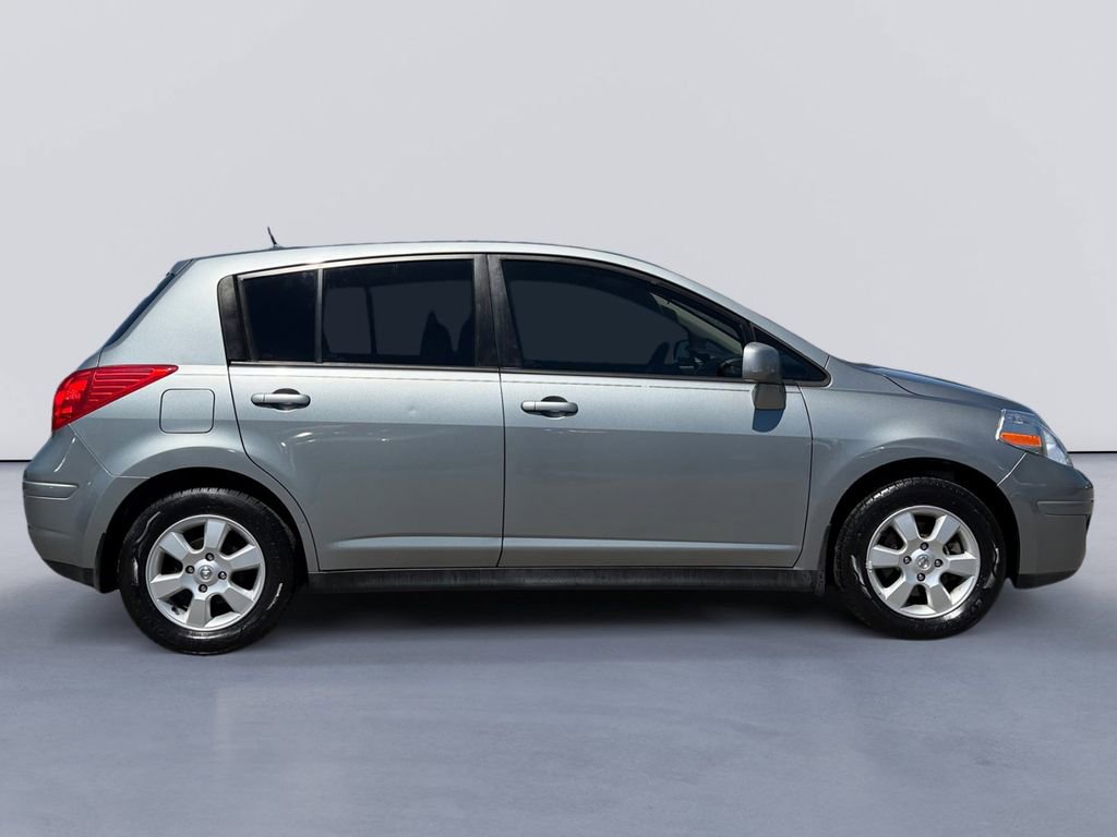 Used 2009 Nissan Versa 1.8 S w/ PWR Pkg FWD image 2