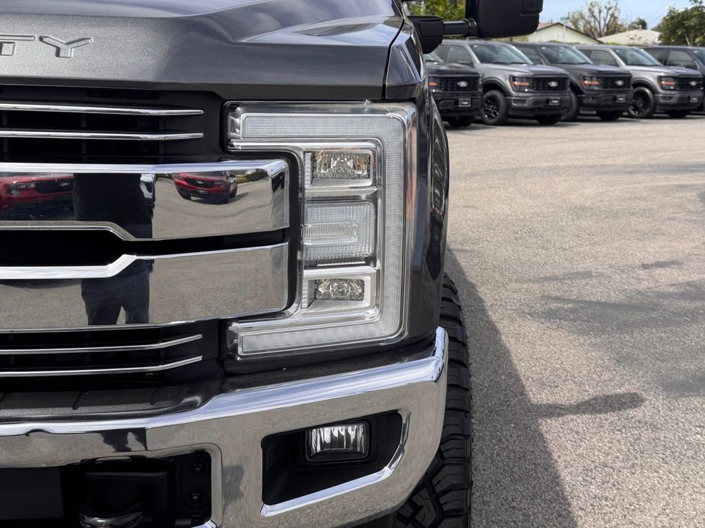 Used 2017 Ford F250 Lariat w/ Lariat Ultimate Package image 8