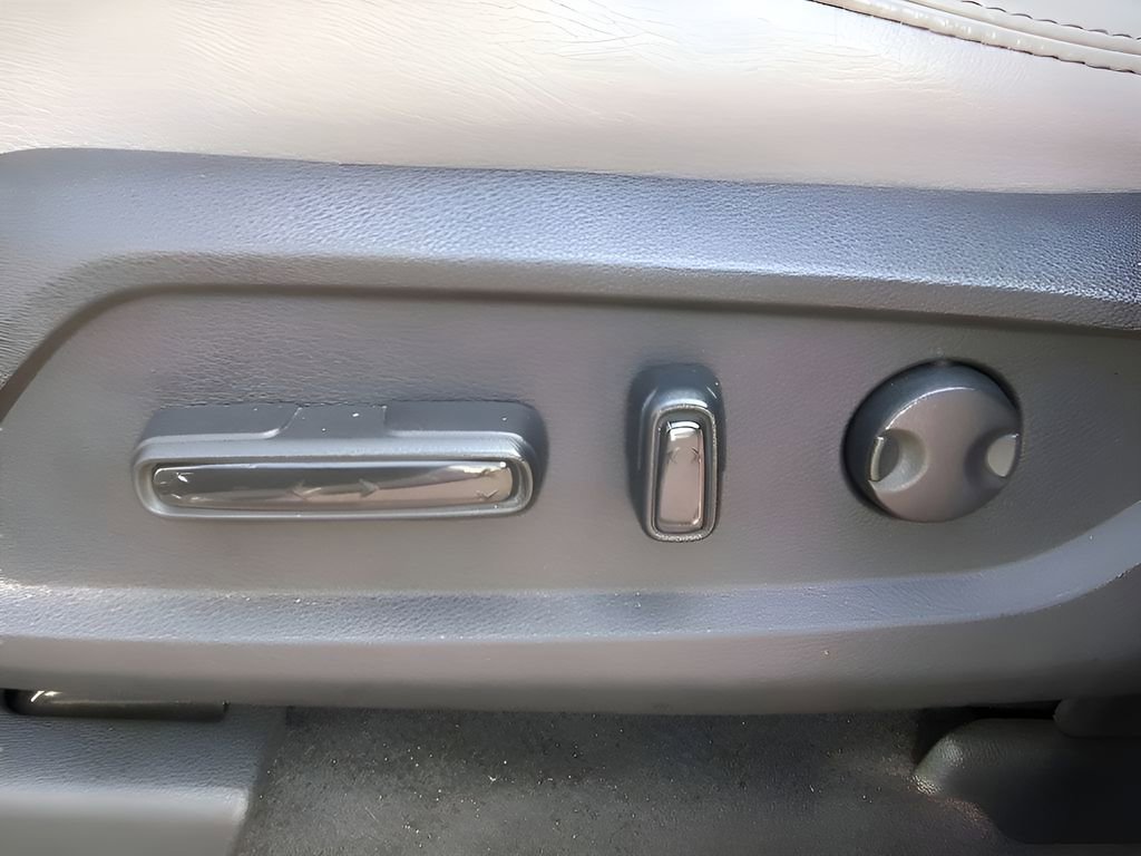 Used 2024 Honda Pilot Touring image 15