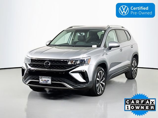 Certified 2022 Volkswagen Taos SE w/ Panoramic Sunroof Package image 3