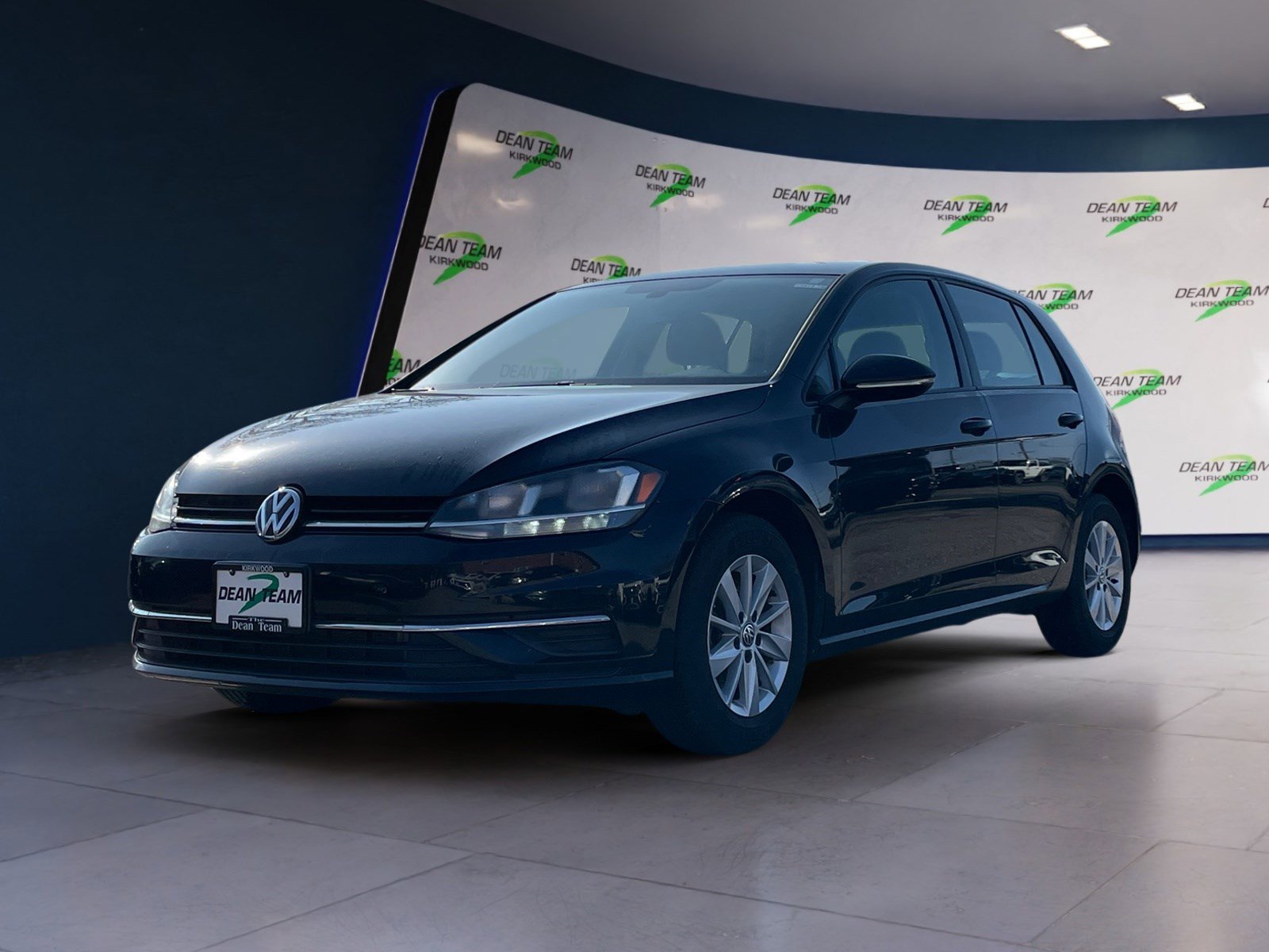 Used 2018 Volkswagen Golf S image 3