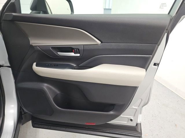 Certified 2024 Toyota Grand Highlander XLE image 38