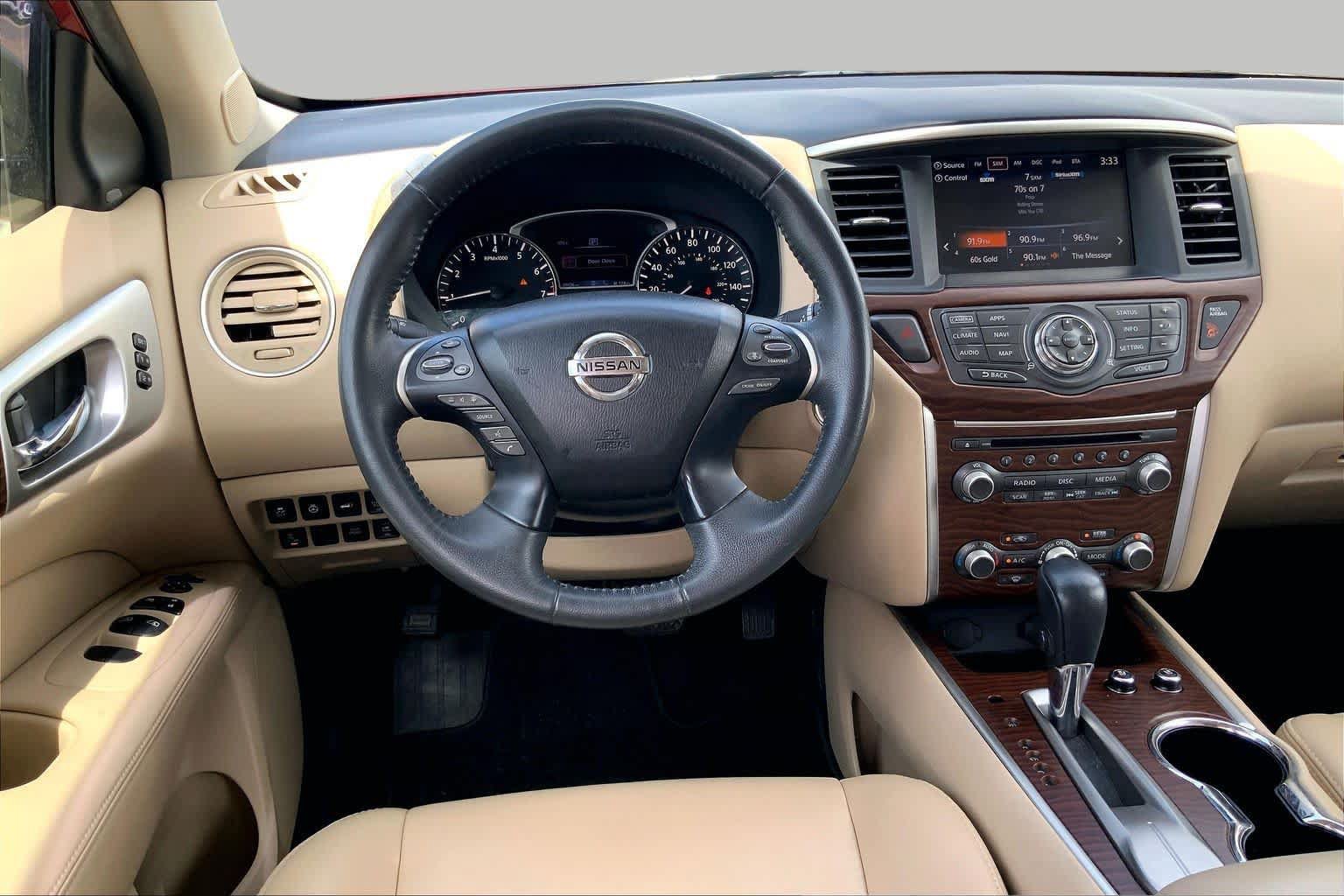 Used 2017 Nissan Pathfinder Platinum FWD image 6