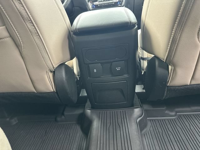 Used 2022 Ford Explorer Limited w/ Equipment Group 301A RWD image 23