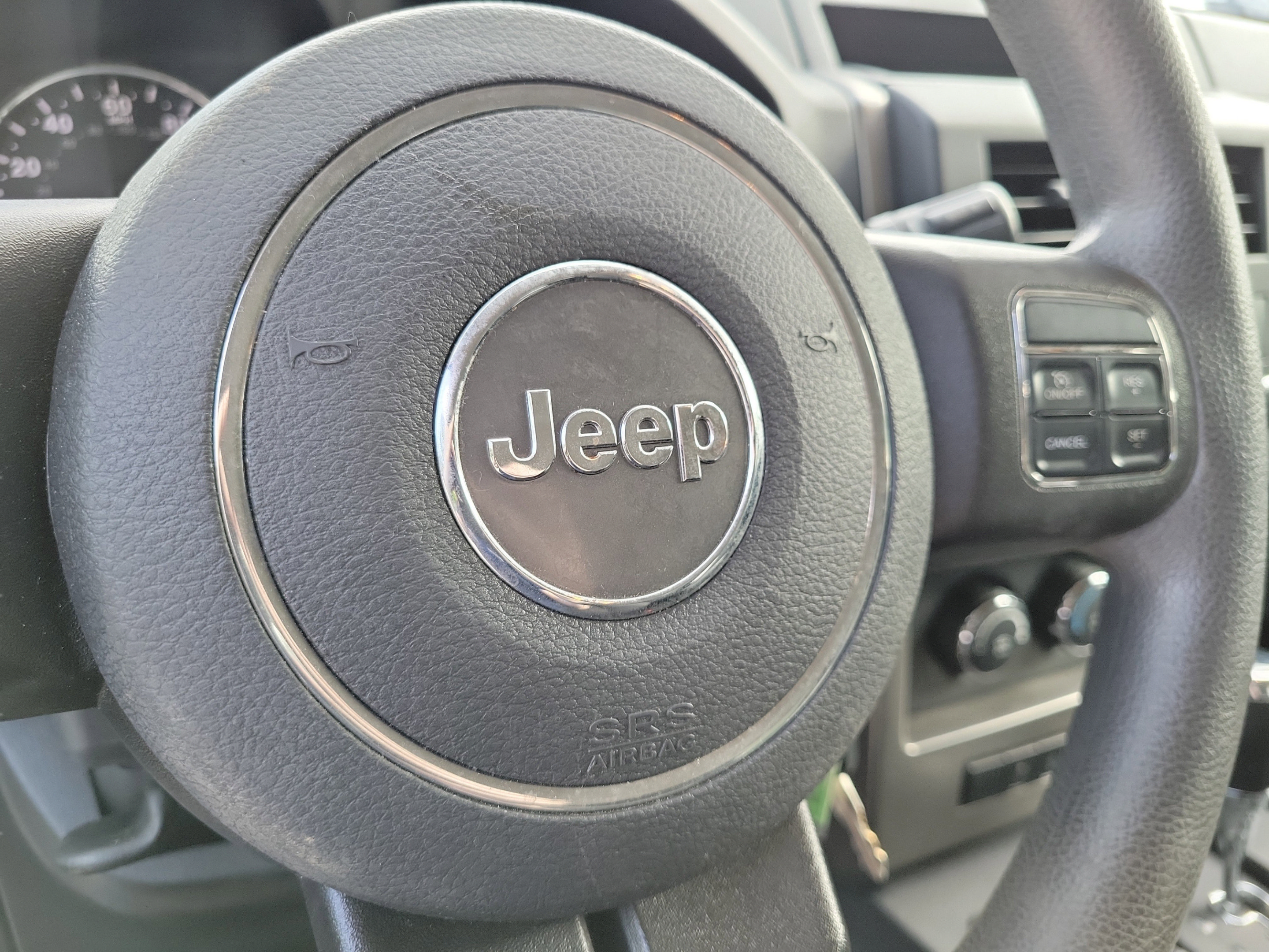Used 2012 Jeep Liberty Sport AWD/4WD image 26