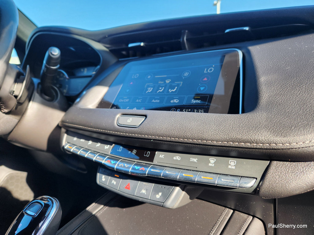 Used 2023 Cadillac XT4 Luxury w/ Driver Awareness Package AWD/4WD image 34