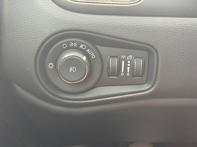 Certified 2023 Jeep Renegade Altitude w/ Convenience Group I AWD/4WD image 23