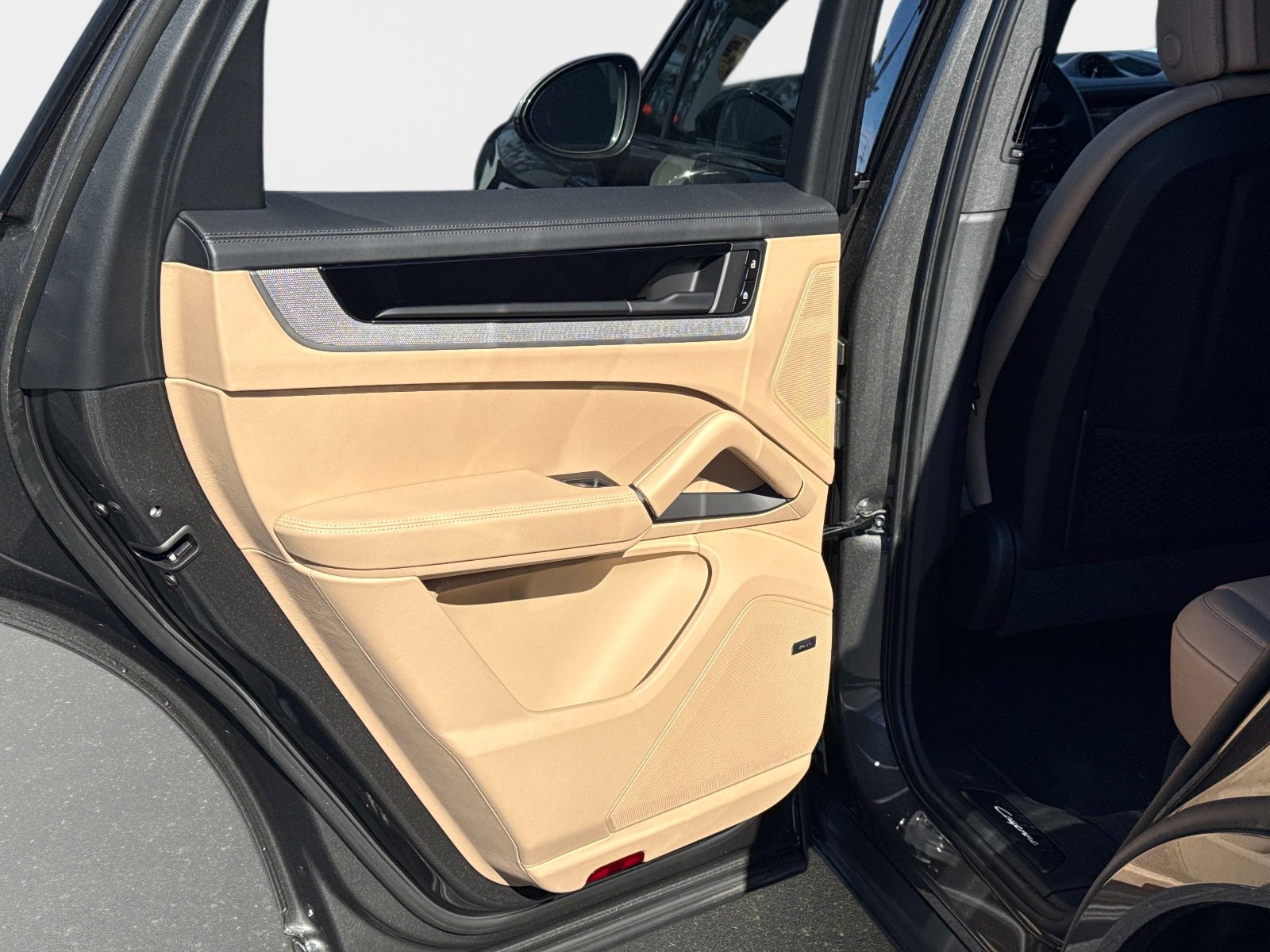 New 2025 Porsche Cayenne E-Hybrid image 14