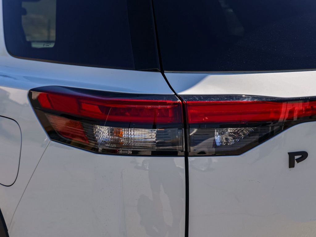 Used 2025 Nissan Pathfinder Rock Creek image 7