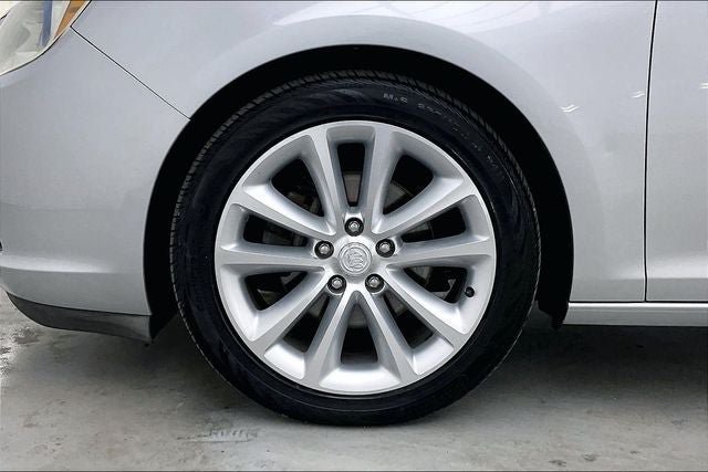 Used 2013 Buick Verano Leather FWD image 10
