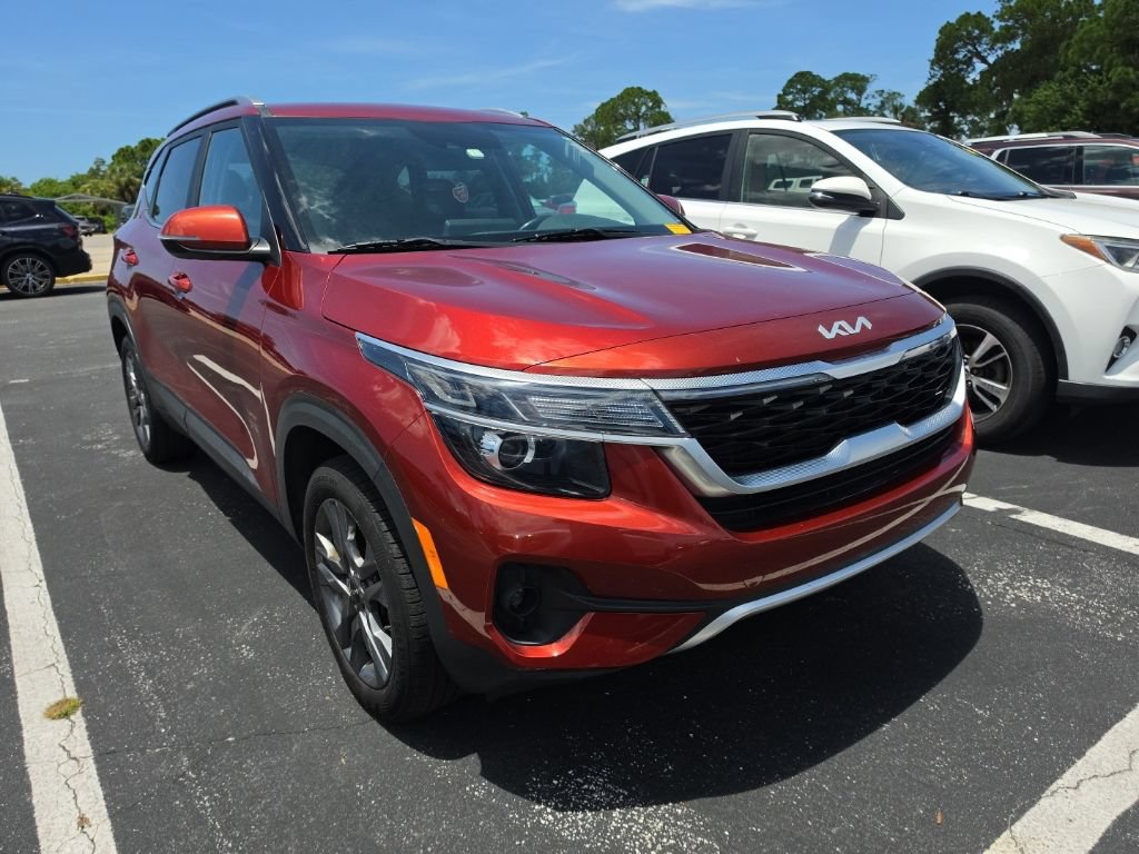 Used 2023 Kia Seltos S FWD image 2